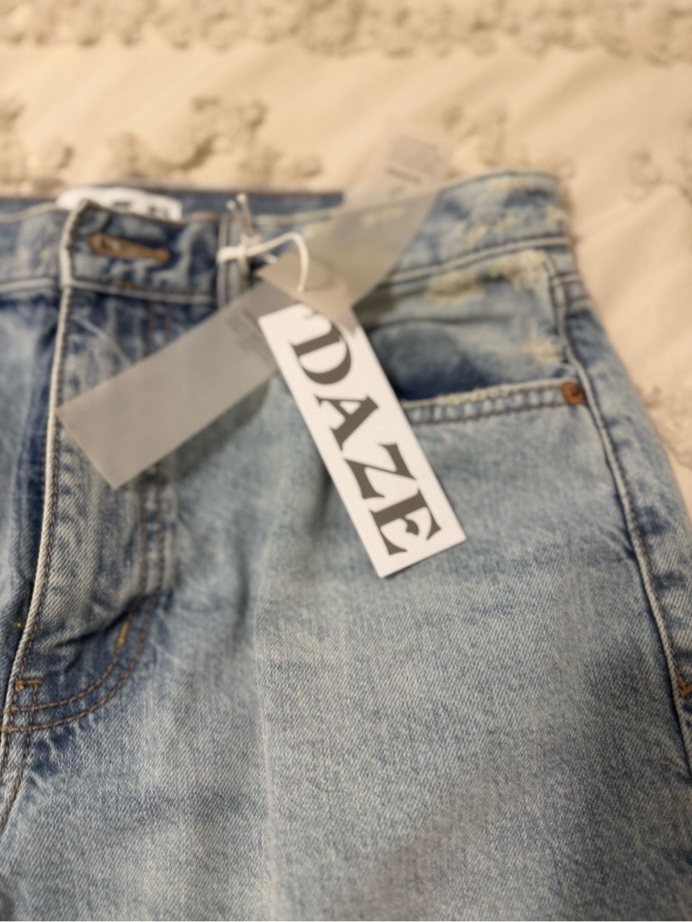 DAZE High-Rise Women's Jeans in Light Blue Wash